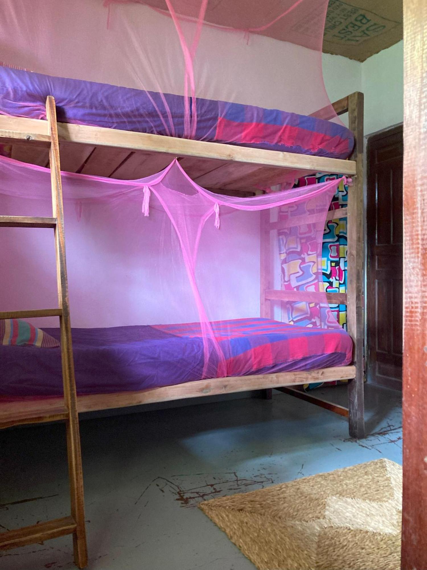 Hostel Singha Lounge Unawatuna Eksteriør billede