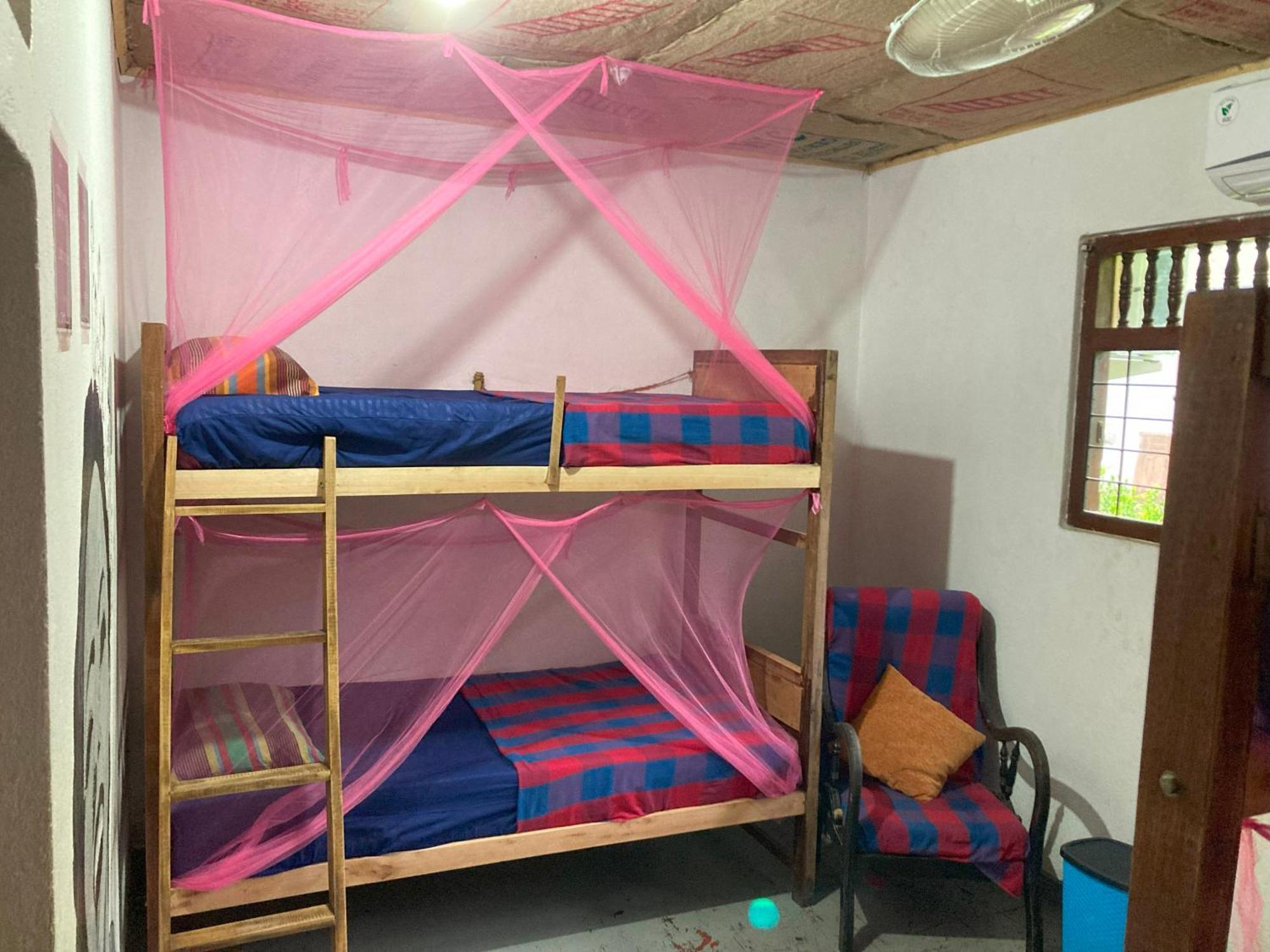 Hostel Singha Lounge Unawatuna Eksteriør billede